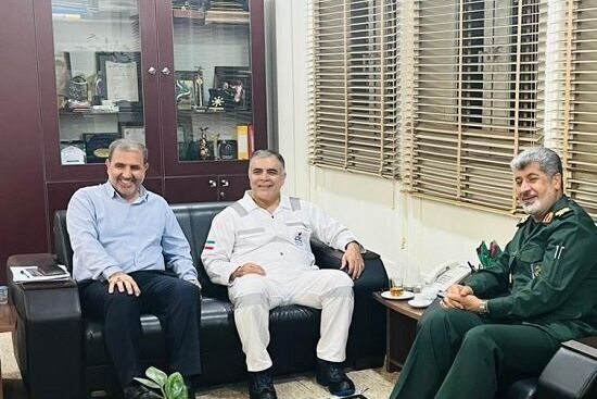 در پی احتمال حمله اسرائیل، وزیر نفت در بوشهر با سپاه درباره امنیت پارس جنوبی گفتوگو کرد