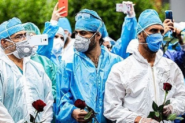 موجة متزايدة من القمع في قطاع الصحة.. وفصل أكثر من 100 طبيب في أسبوعين