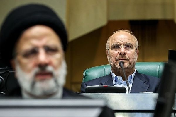 Iranian Politicians Share Blame For Deepening Crises, Insiders Say