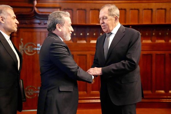 عقد صفقة بقيمة 500 مليون يورو بين طهران وموسكو لشراء صواريخ متطورة