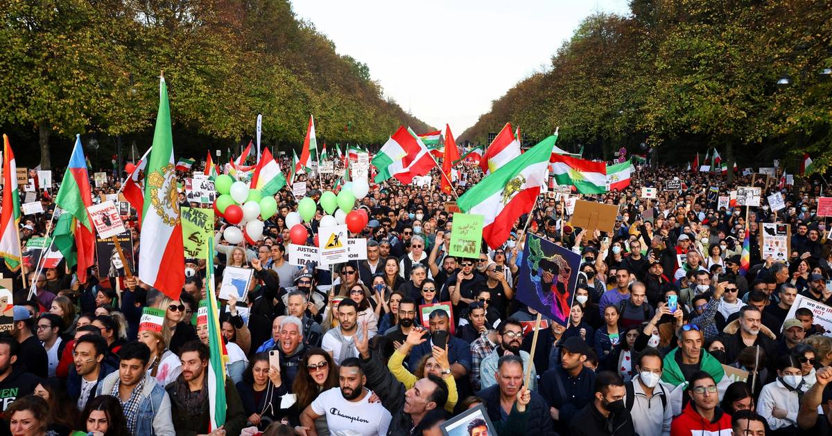 Iranian Unity Protests In Iran, Abroad Boost Sense Of Unity, Solidarity | Iran ...
