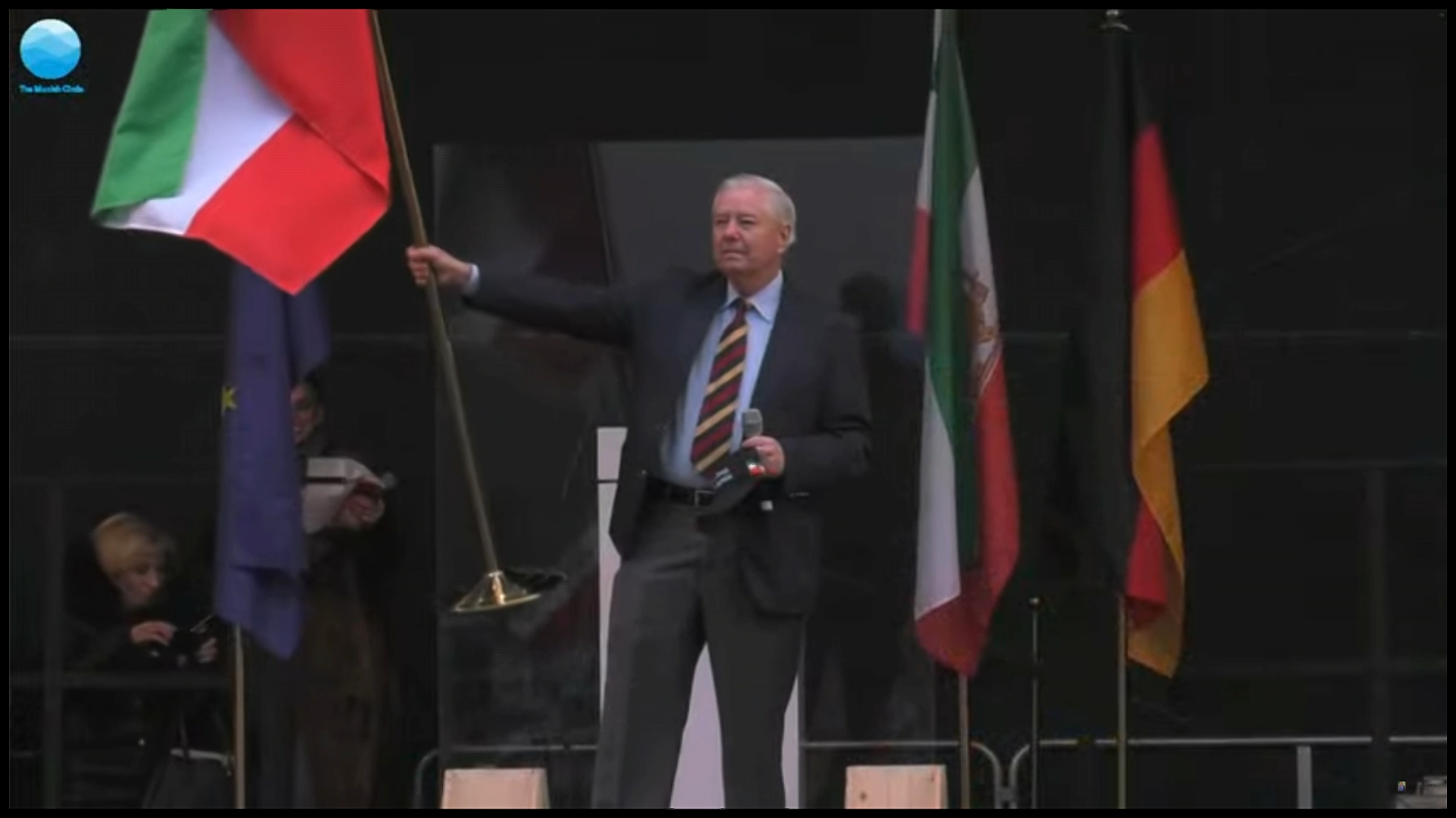 لیندسی گراهام در تجمع مونیخ: فریاد شما را شنیدم، روز آزادی شما نزدیک است