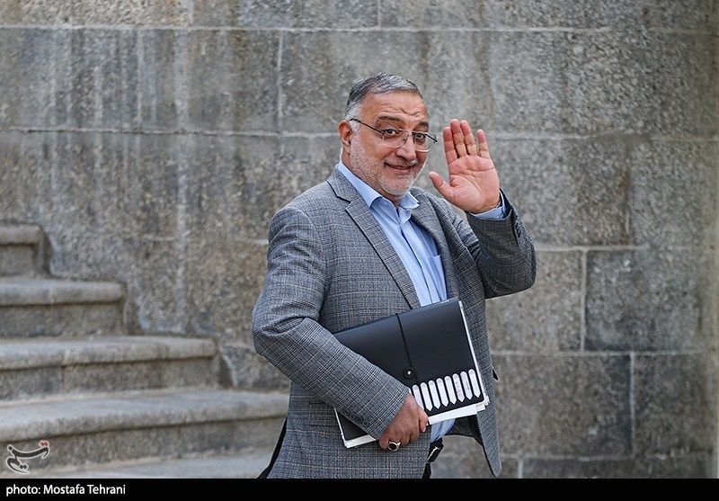 شهردار تهران: ۲۵ میلیارد دلار پول نقد دست مردم است و می‌تواند در اداره کشور استفاده شود