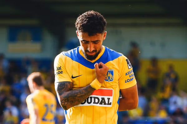 در حمایت از انقلاب ملی ایرانیان؛ اللهیار صیادمنش پس از گلزنی به آنتورپ خوشحالی نکرد