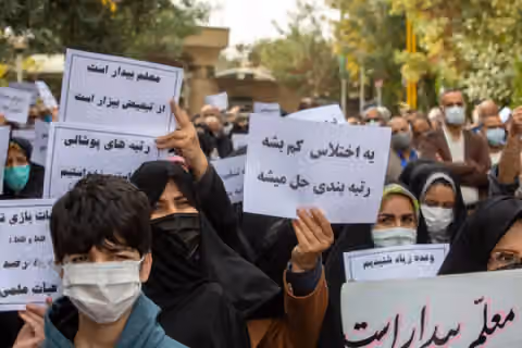 فساد مالی در سازمان آموزش و پرورش استثنایی: مزایای ۴ مدیر معادل ۷ سال حقوق یک معلم