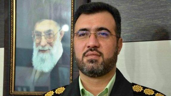 مقام انتظامی تهران: یک سارق طلا را که بالای درخت مخفی شده بود بازداشت کردیم