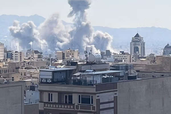 ارتش اسرائیل از حمله به پایگاه نیروی زمینی سپاه و یک مرکز فرماندهی سیار خبر داد