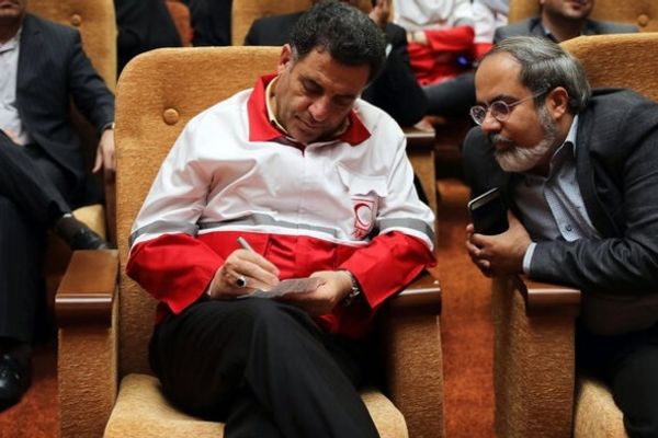 بتهمة الفساد المالي.. الحكم بالسجن والجَلد على الرئيس السابق للهلال الأحمر الإيراني