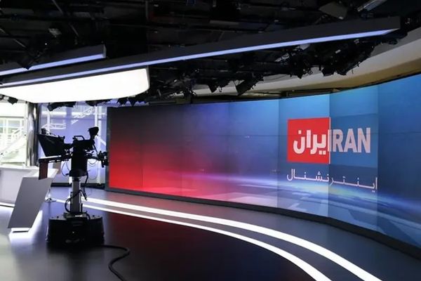 القضاء البريطاني يبدأ محاكمة المتهم بجمع معلومات حول قناة "إيران إنترناشيونال" لصالح طهران