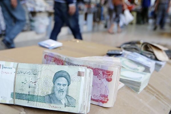 استمرار احتجاز 12 مليار دولار من الأموال الإيرانية المجمدة في العراق وكوريا الجنوبية
