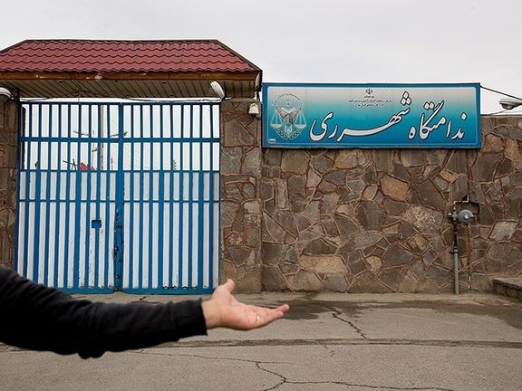 تایید عریان کردن بازداشتشدگان: «از "بازرسی کامل بدن" زنان زندانی فیلم و عکس نمیگیریم»