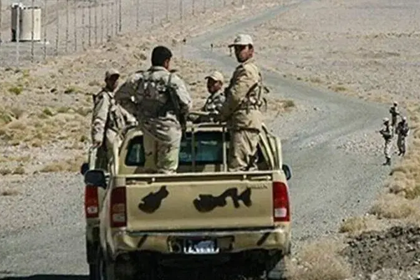 مقتل 3 من عناصر الأمن الإيراني وإصابة اثنين آخرين في اشتباكات مع مسلحين في بلوشستان إيران