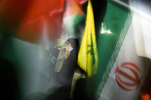 أزمة مالية شديدة تعصف بحزب الله التابع لإيران بسبب العقوبات الأميركية والقيود المصرفية