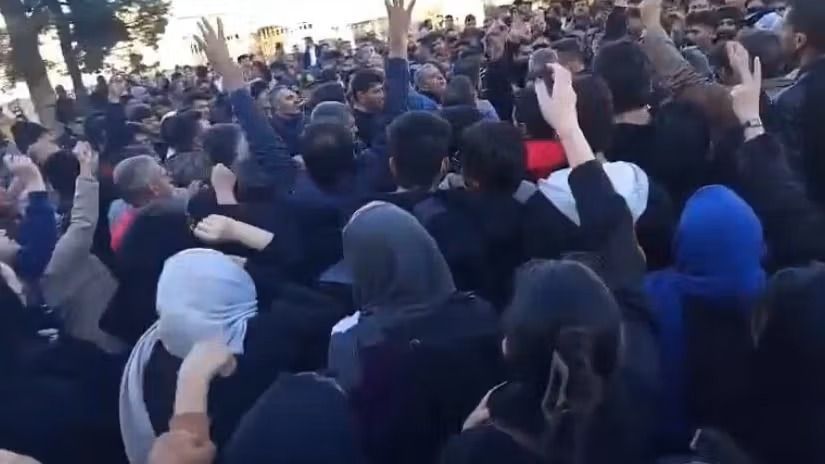 Day four of Iran protests sees rallies spread and regime change calls grow