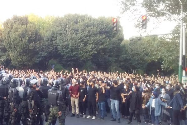 4 سجناء سياسيين يواجهون خطر الإعدام في إيران بسبب مشاركتهم في "انتفاضة مهسا"