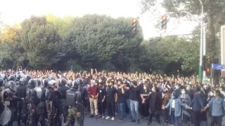 از جامعه ایران  بوی قیام  و انفجار اجتماعی  میآید