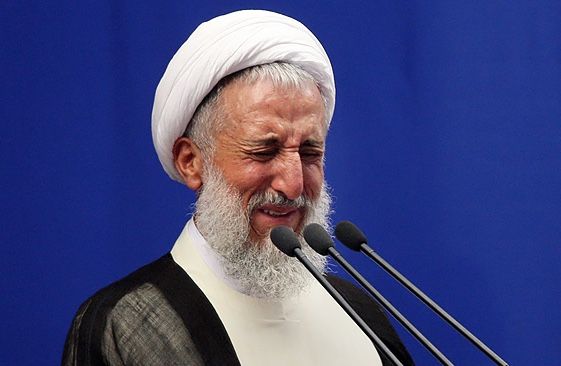 جامعة "الإمام الصادق" في إيران تلغي كلمة خطيب جمعة طهران بعد فضيحة الفساد 