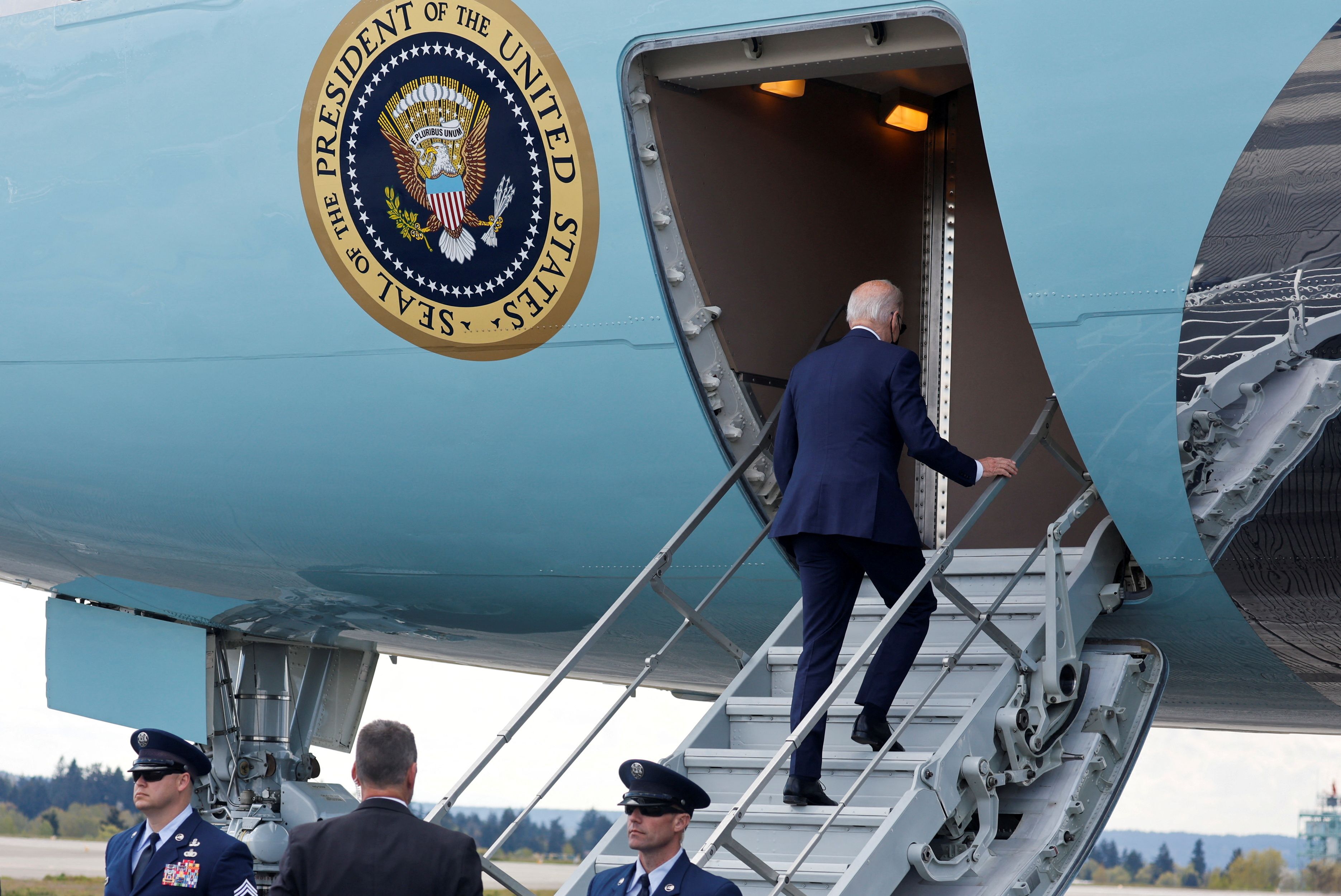 رویترز: بایدن ماه آینده میلادی به اسرائیل و عربستان سعودی سفر می‌کند