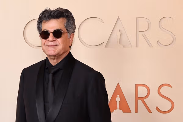 جعفر پناهی با وجود حکم یک سال حبس به ایران بازگشت