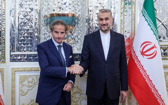 گروسی روز دوشنبه ۱۷ اردیبهشتماه با حسین امیرعبداللهیان دیدار کرد