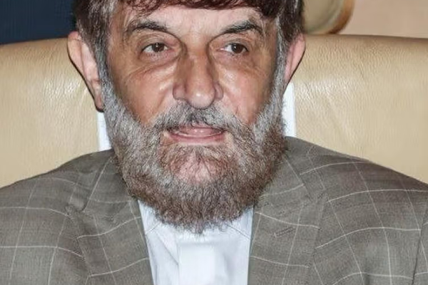 مسؤول بمكتب خامنئي: لقد هاجموا أثناء المفاوضات فلا يمكن اعتبار المفاوضات مكاناً آمناً