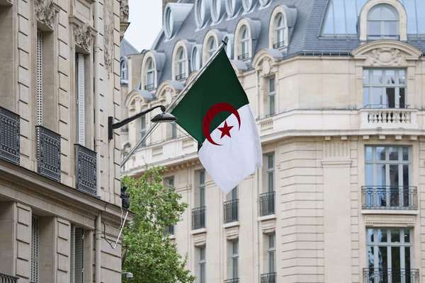 الجزایر چگونه در «جنگ ایران» مسیر خود را تنظیم میکند