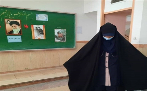 برخی داوطلبان استخدام در آموزش و پرورش به دلیل لاکزدن و سبیلداشتن رد شدهاند