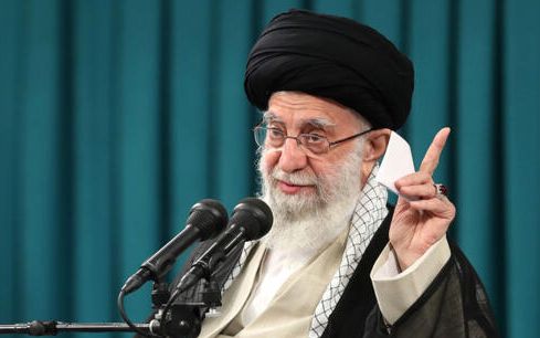 علی خامنهای: در دوره پهلوی و قاجار، دریا و ظرفیتهای دریایی را نمیشناختیم