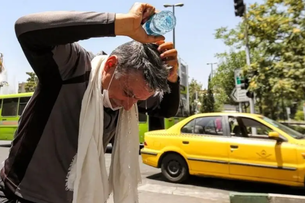 تعطيل الدوائر الحكومية في إيران بسبب ارتفاع درجات الحرارة وأزمة الكهرباء