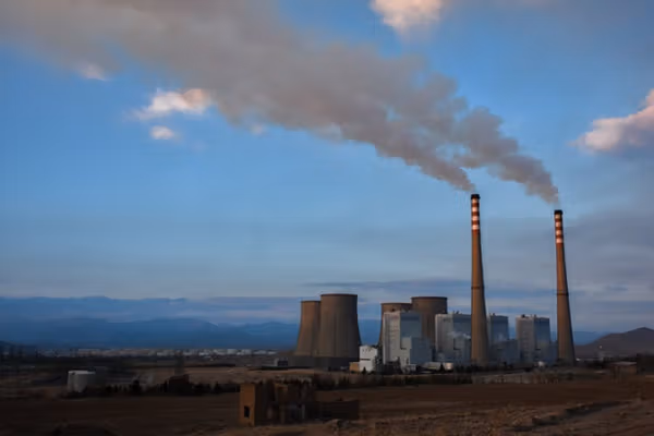 Iran turns to heavy mazut fuel despite worsening air pollution