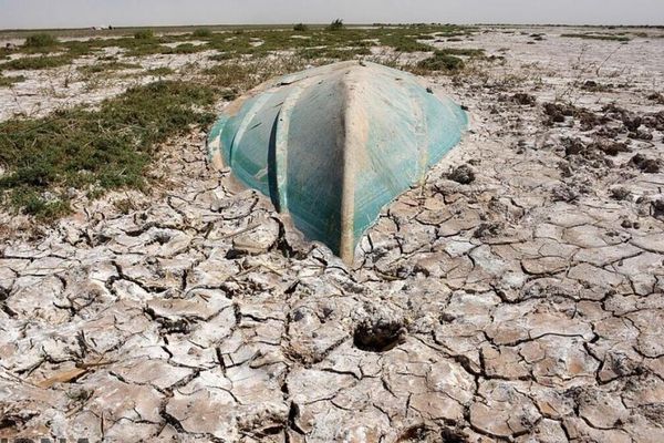 جفاف كامل لـ 9 مسطحات مائية في إيران