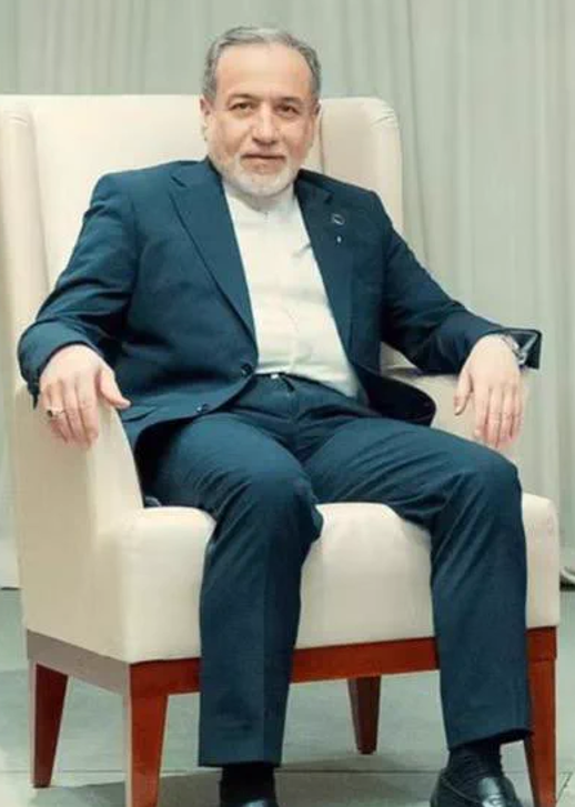 عراقچی:ما منتظر پاسخ قطعی آمریکا از طریق میانجی‌ها هستیم