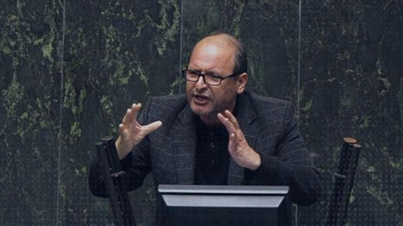 برلماني إيراني يؤكد ضرورة تصنيع بلاده قنبلة نووية