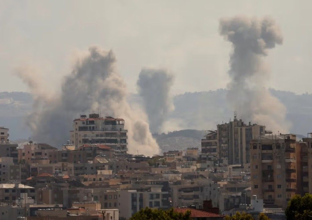  طهران تتعرض لقصف غير مسبوق، مع استهداف مناطق في شمال وشمال شرق إيران.