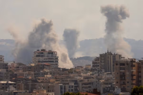 طهران تتعرض لقصف غير مسبوق، مع استهداف مناطق في شمال وشمال شرق إيران.