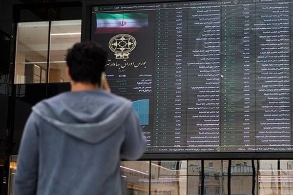 مع تفاقم الأزمة الاقتصادية في إيران.. عائدات سلبية لبورصة طهران في الأشهر الـ5 الماضية