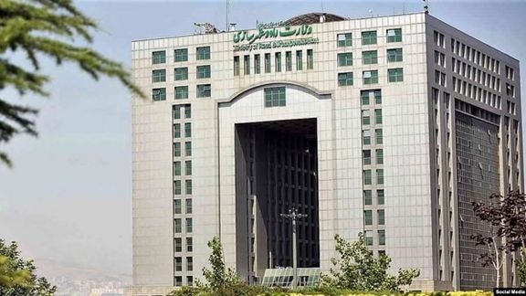 Iranian journalist faces backlash for exposing government security flaw