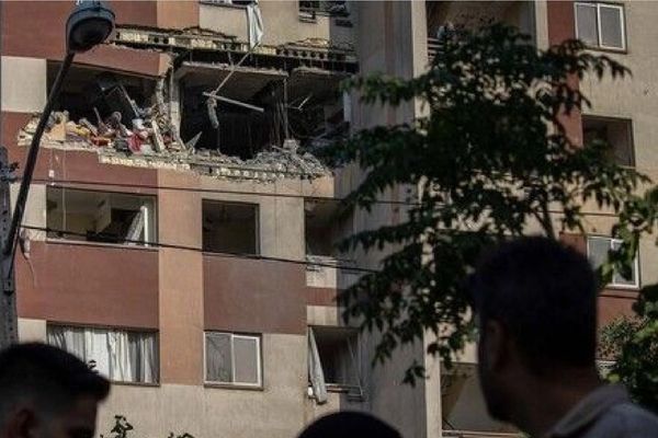 مسؤول إسرائيلي: قصفنا أهدافا عسكرية وأخرى مرتبطة بالنظام فقط