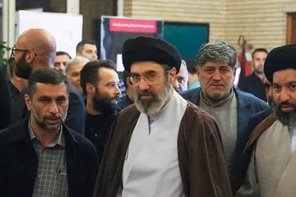 کانال ۱۱ اسرائیل: یکی از موانع اصلی در مذاکرات، دشواری ارتباط با مجتبی خامنهای است