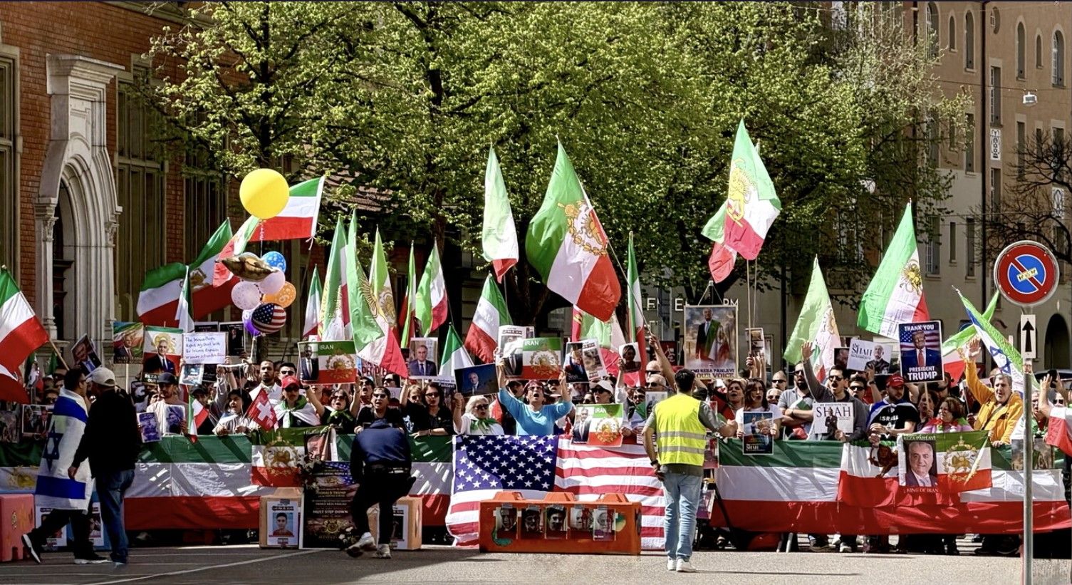 ترامپ تصویری از تجمع روز شنبه ایرانیان منتشر کرد