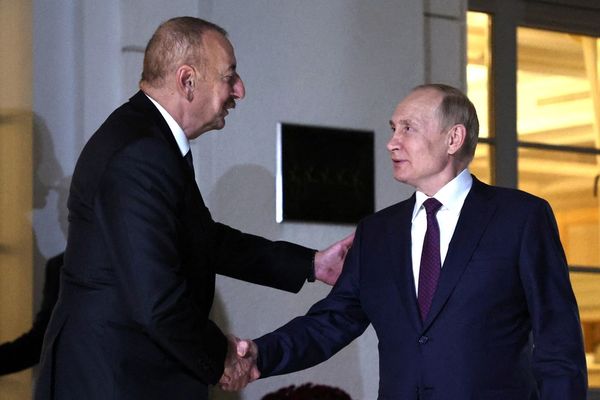 وسط توتر مع أذربيجان وترحيب بوتين.. إيران تعرب لروسيا عن معارضتها تغيير الحدود الدولية