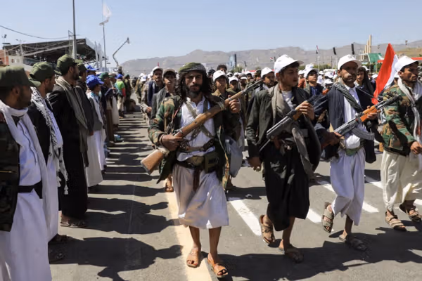 روزنامه اسرائیلی: ایران از مسیرهای هوایی بینالمللی برای تجهیز حوثیها بهره میبرد