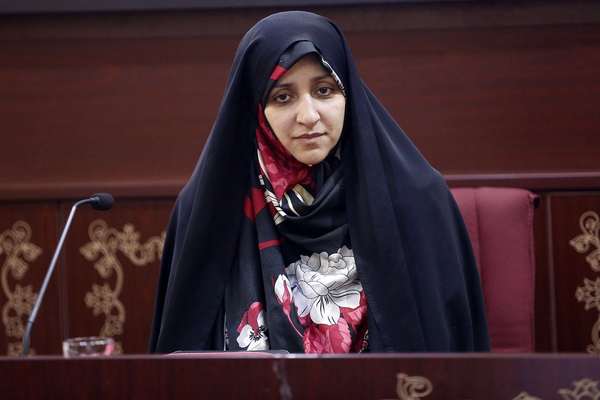 معاون پزشکیان در امور زنان: امیدواریم دهه هشتادیها فرزندآوری را افزایش دهند