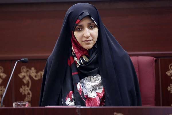 انخفاض معدل الزواج في إيران وسط تحديات اقتصادية واجتماعية