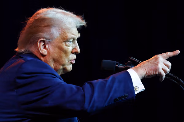 ترامپ: با از کار انداختن توان اتمی تهران، مشکل صلح خاورمیانه را برطرف کردم