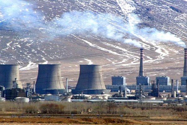 مساعد رئيس "الطاقة الذرية" الإيرانية يعلن استعداد طهران للمواجهة.. رغم تفضيلها التفاوض