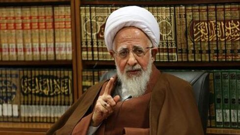 جوادی آملی، مرجع تقلید: حوزه برنامههای آموزشی خود را بر اساس نیازهای جامعه تنظیم کند