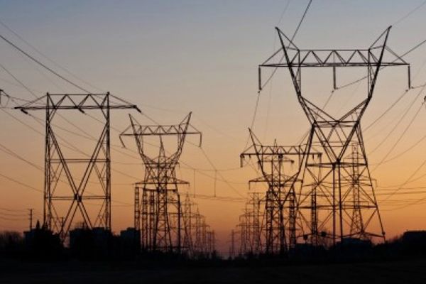 أكاديمي إيراني: لدينا عجز في الوقود وقد نواجه خطر الانقطاع الكامل للكهرباء