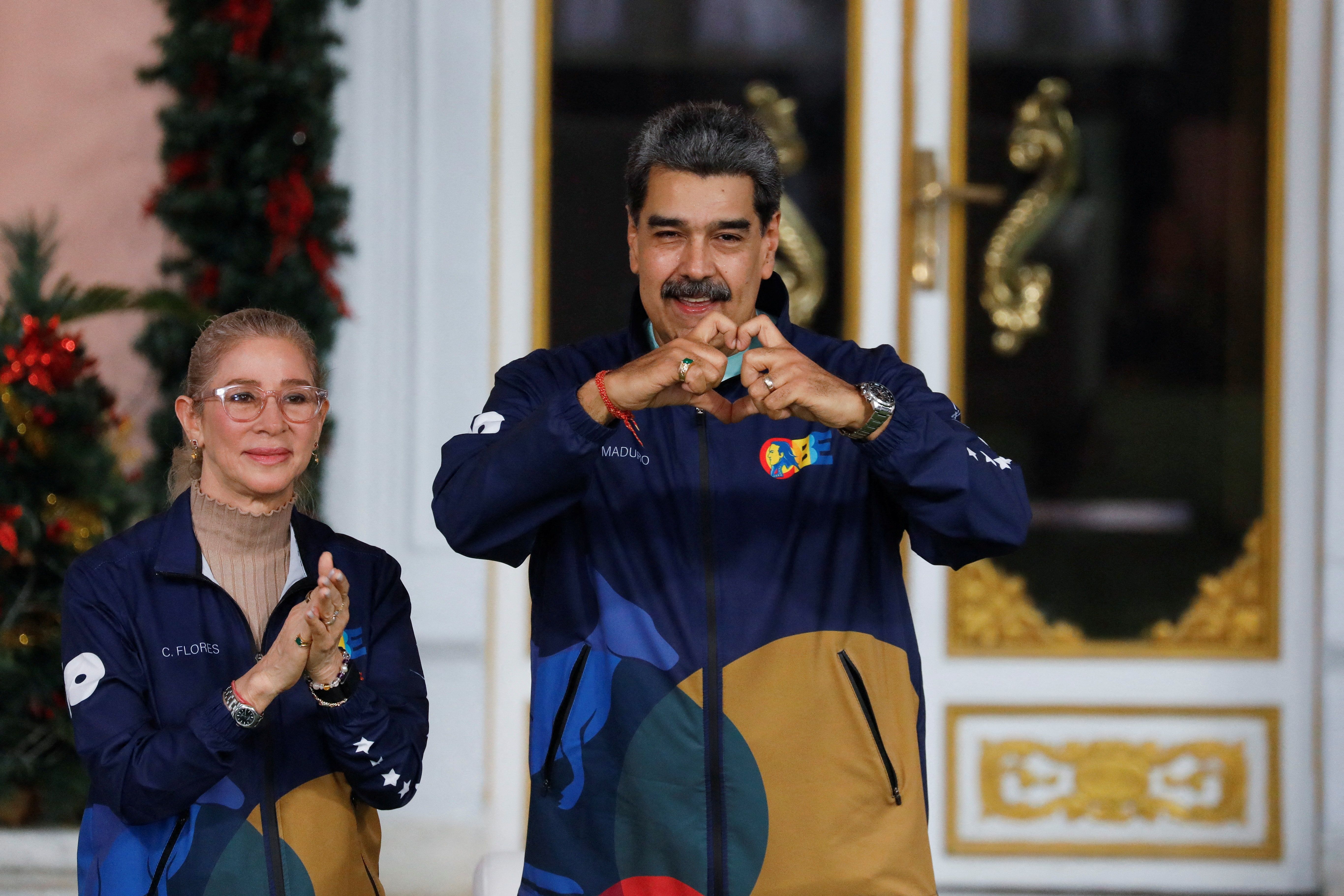 سناتور آمریکایی: به مادورو فرصت دادیم به روسیه یا کشور دیگری برود