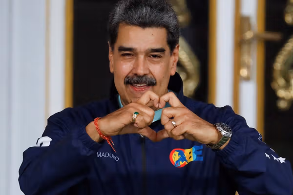 سناتور آمریکایی: به مادورو فرصت دادیم به روسیه یا کشور دیگری برود